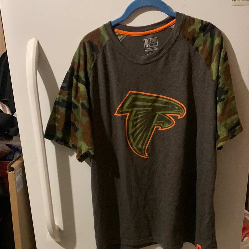 Falcons Fanatics Gray and Camo T-Shirt with Graphic Logo